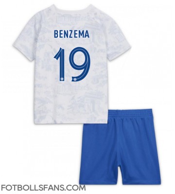 Frankrike Karim Benzema #19 Replika Bortatröja Barn VM 2022 Kortärmad (+ Korta byxor)